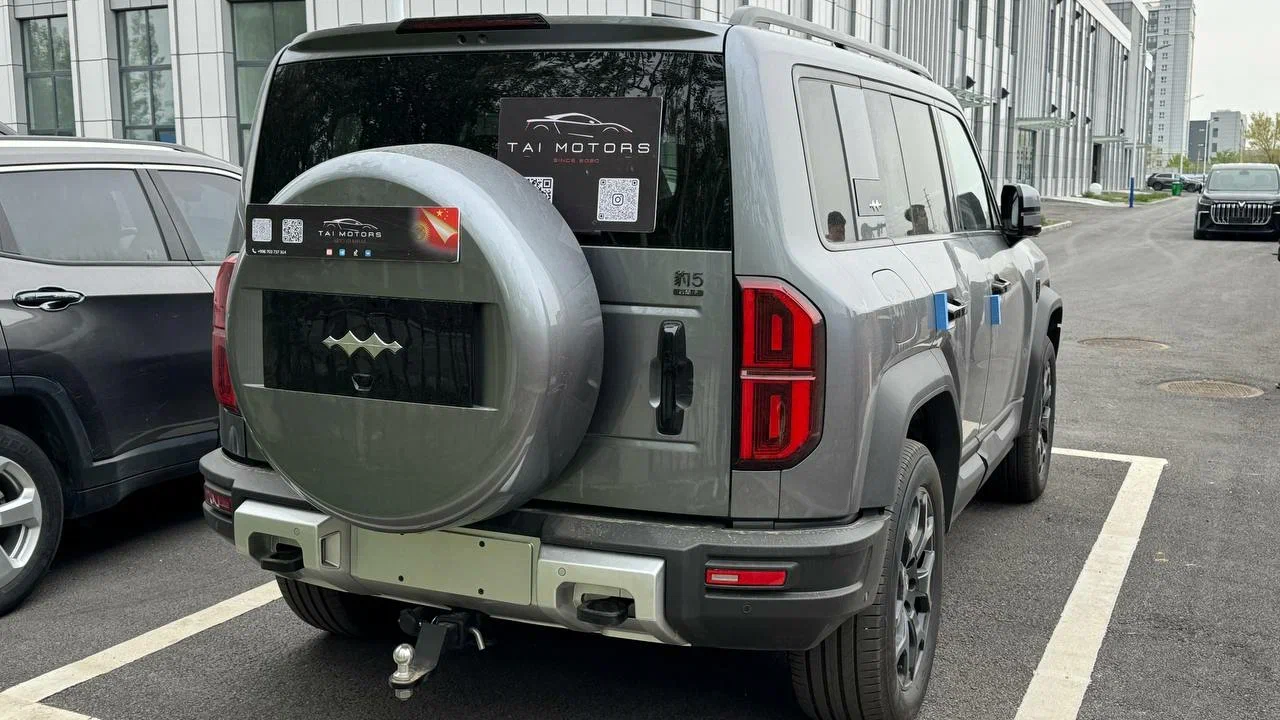 BYD Leopard 5 view 3