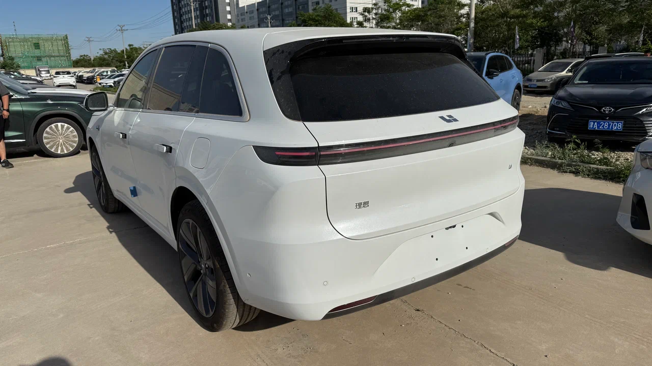 LiXiang L6 PRO view 3