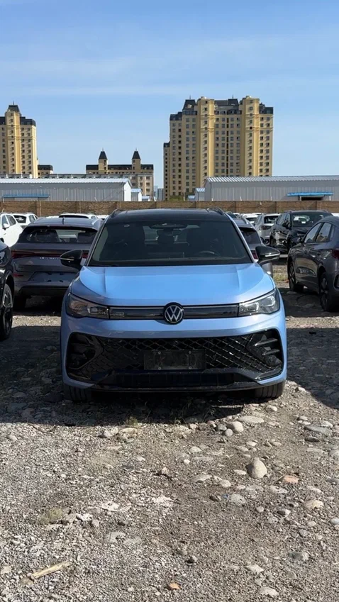 Volkswagen Tiguan L Pro