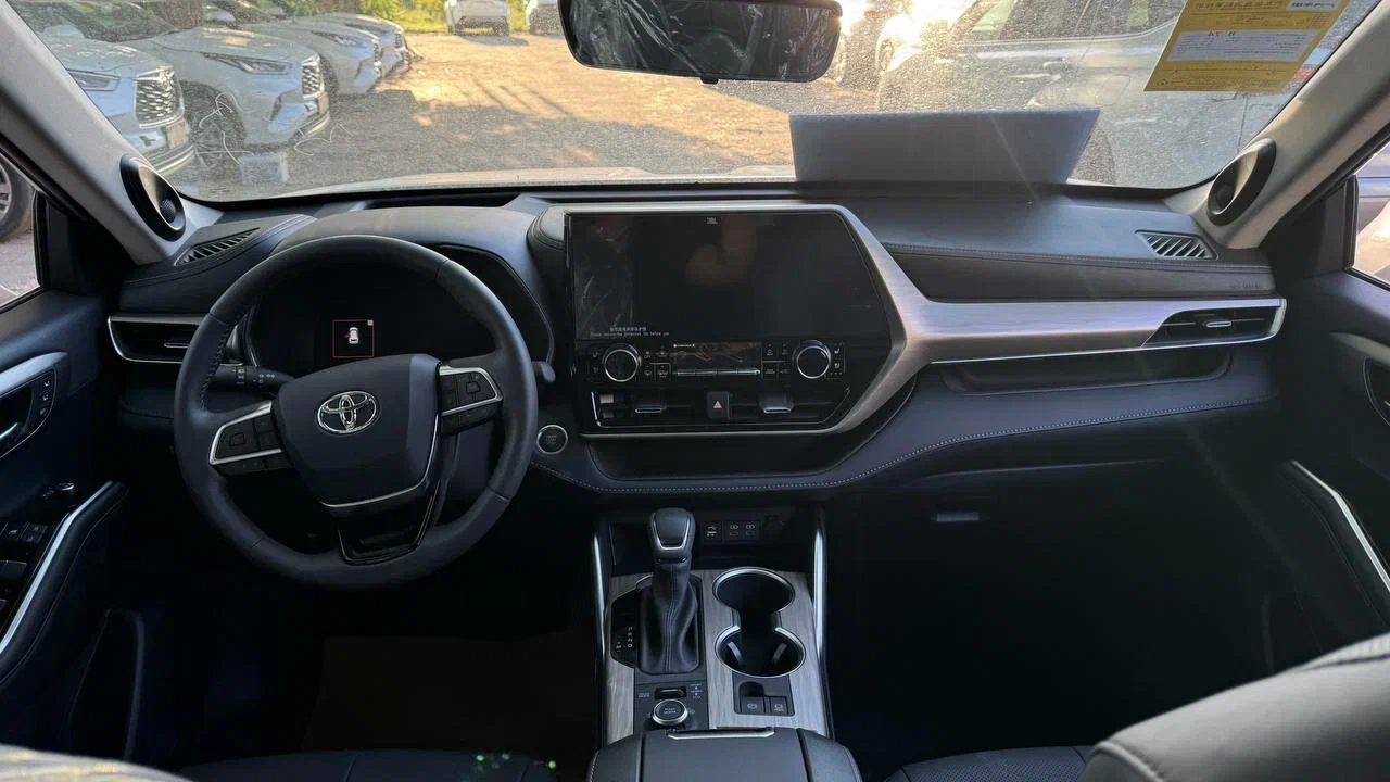 Toyota Highlander view 5